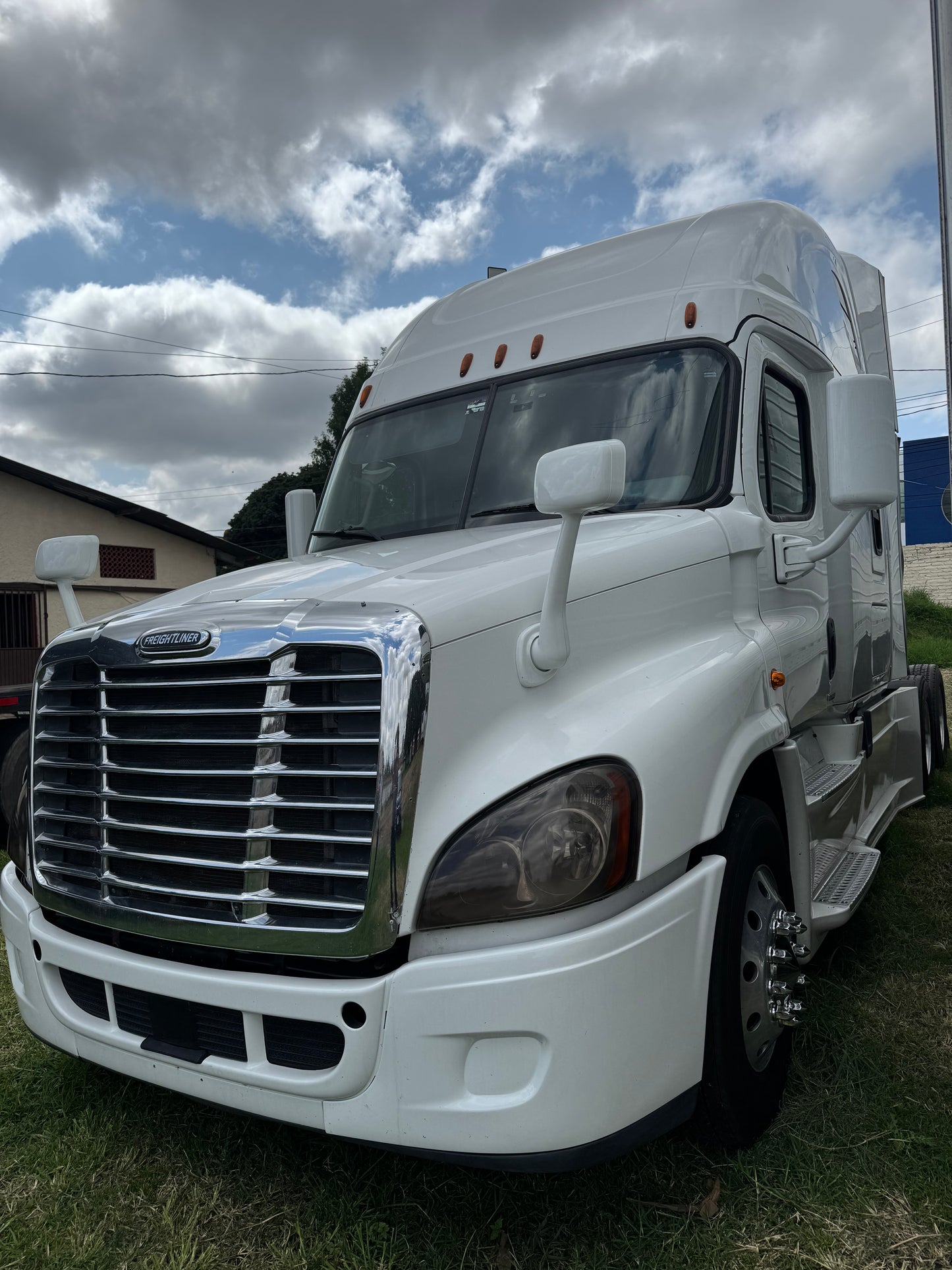 VENDIDO GRACIAS " TRCH LOGISTICA "POR SU CONFIANZA