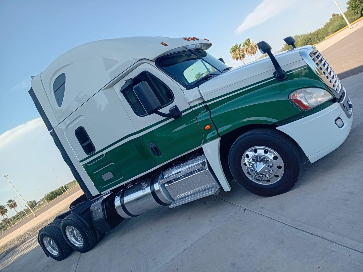 2016 Freightliner Cascadia 125 DD15 – Frontier Equipment Sales