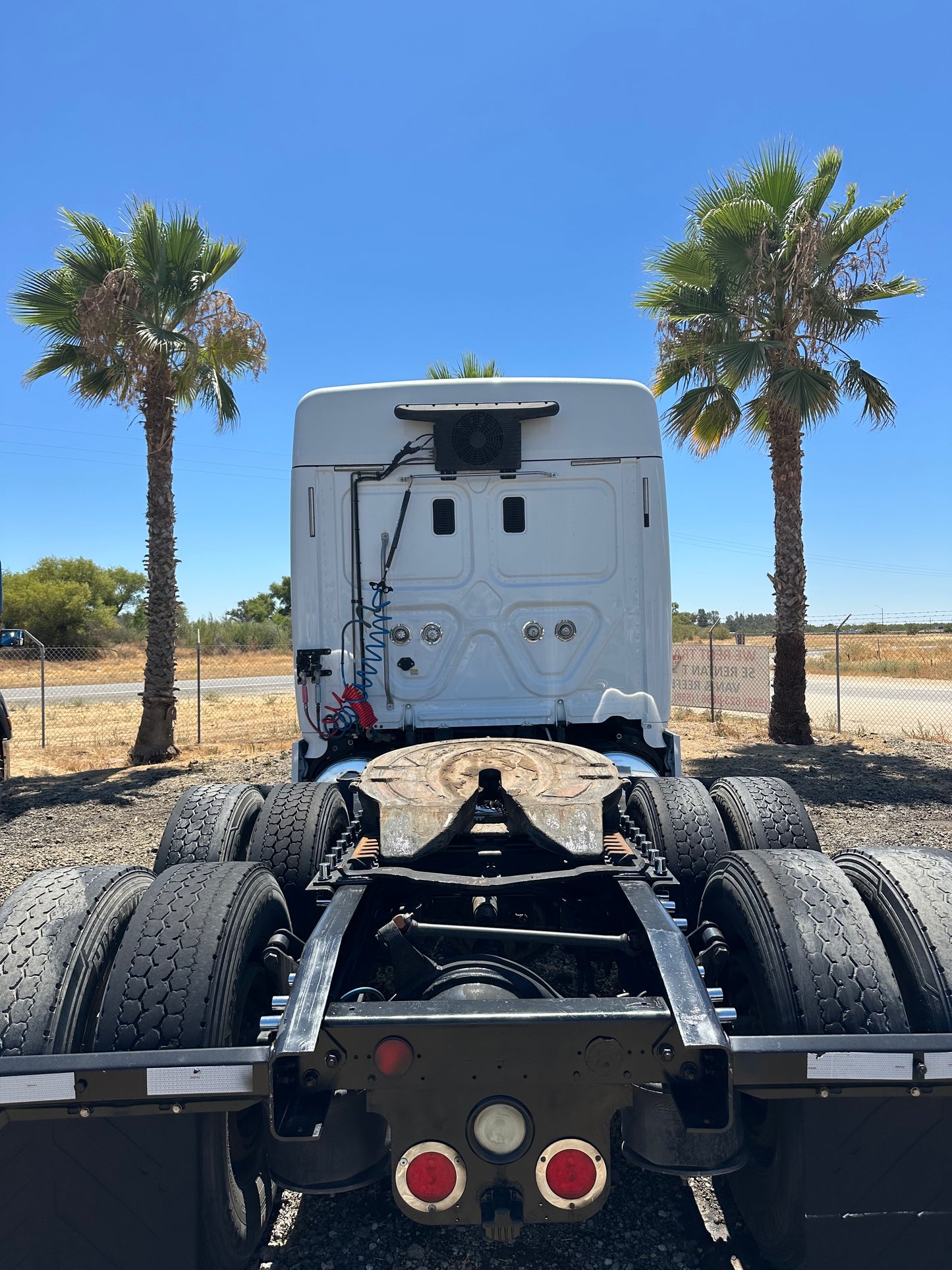 2017 Freightliner Cascadia DD15 Sleeper – Frontier Equipment Sales