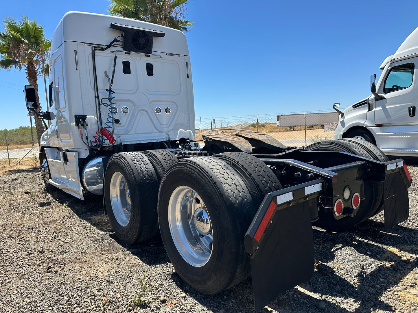 2017 Freightliner Cascadia DD15 Sleeper – Frontier Equipment Sales