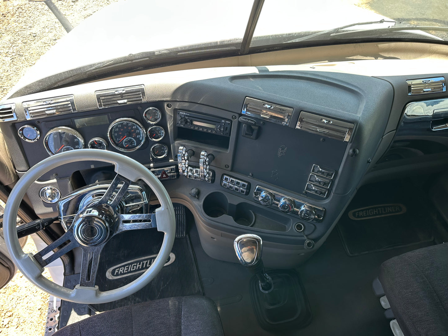 2017 Freightliner Cascadia DD15 Sleeper – Frontier Equipment Sales