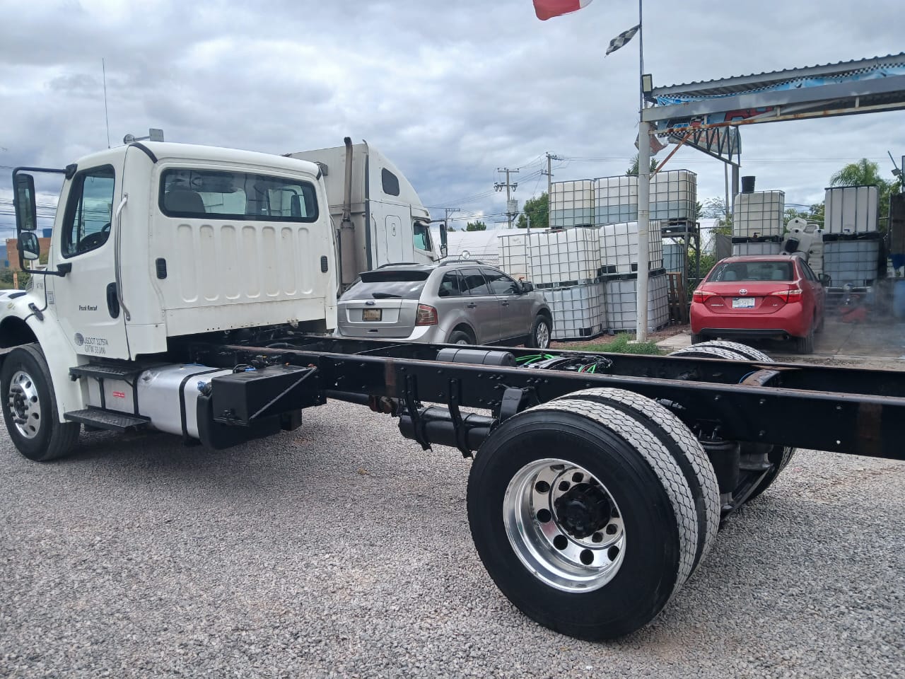 2016 Freightliner M2 con Caja Supreme 18 Ft – Frontier Equipment Sales