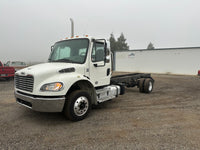 Freightliner M2 106 2018 | Motor Cummins | Automático