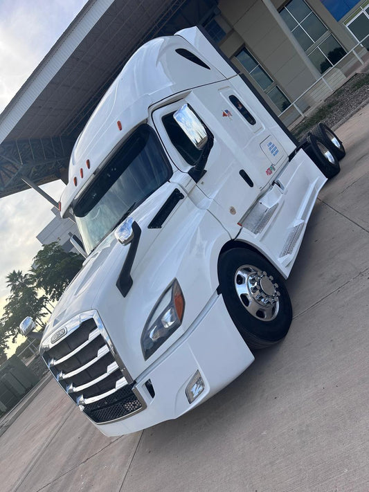 Freightliner Cascadia 2018 | Detroit DD15 | Automático