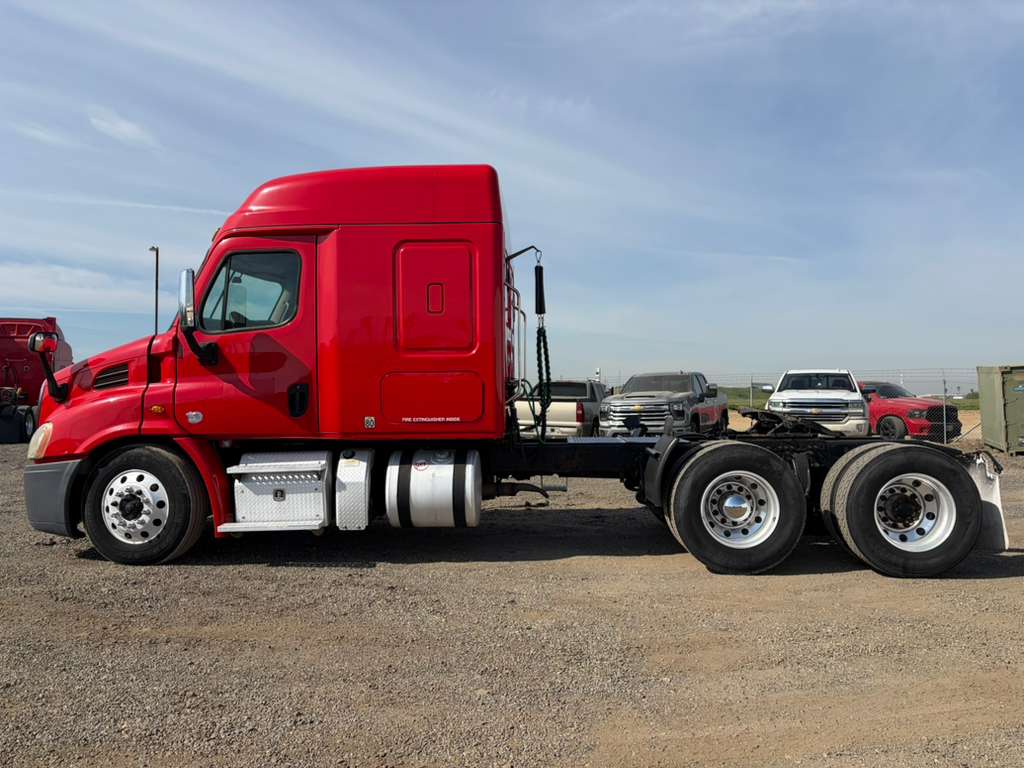Freightliner Cascadia 2017 Mid Roof | Detroit DD13 | 10 Velocidades