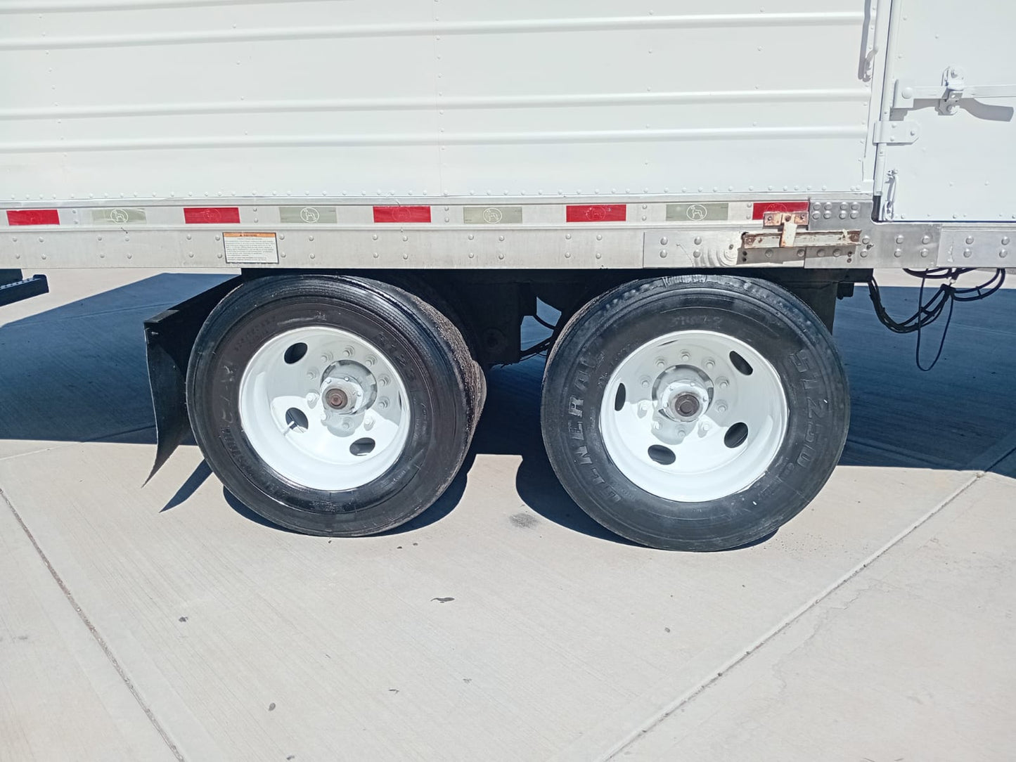 2012 Great Dane 48 FT | Thermo King Carrier Vector