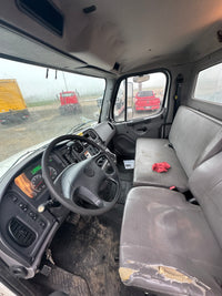 Freightliner M2 106 2018 | Motor Cummins | Automático