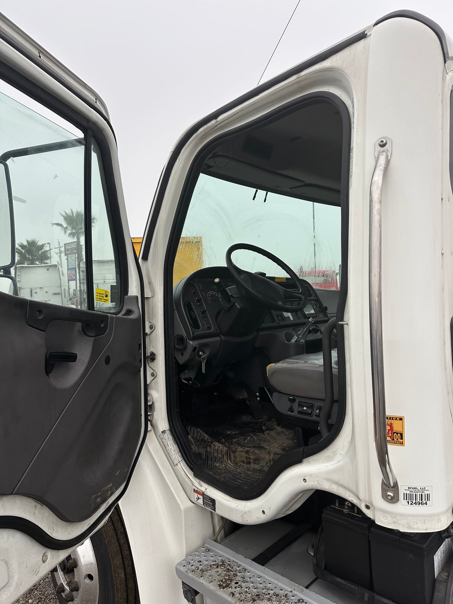 Freightliner M2 106 2018 | Motor Cummins | Automático