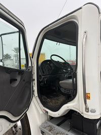 Freightliner M2 106 2018 | Motor Cummins | Automático