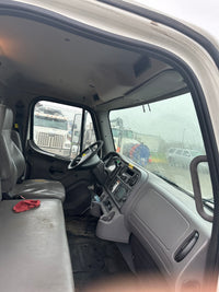 Freightliner M2 106 2018 | Motor Cummins | Automático