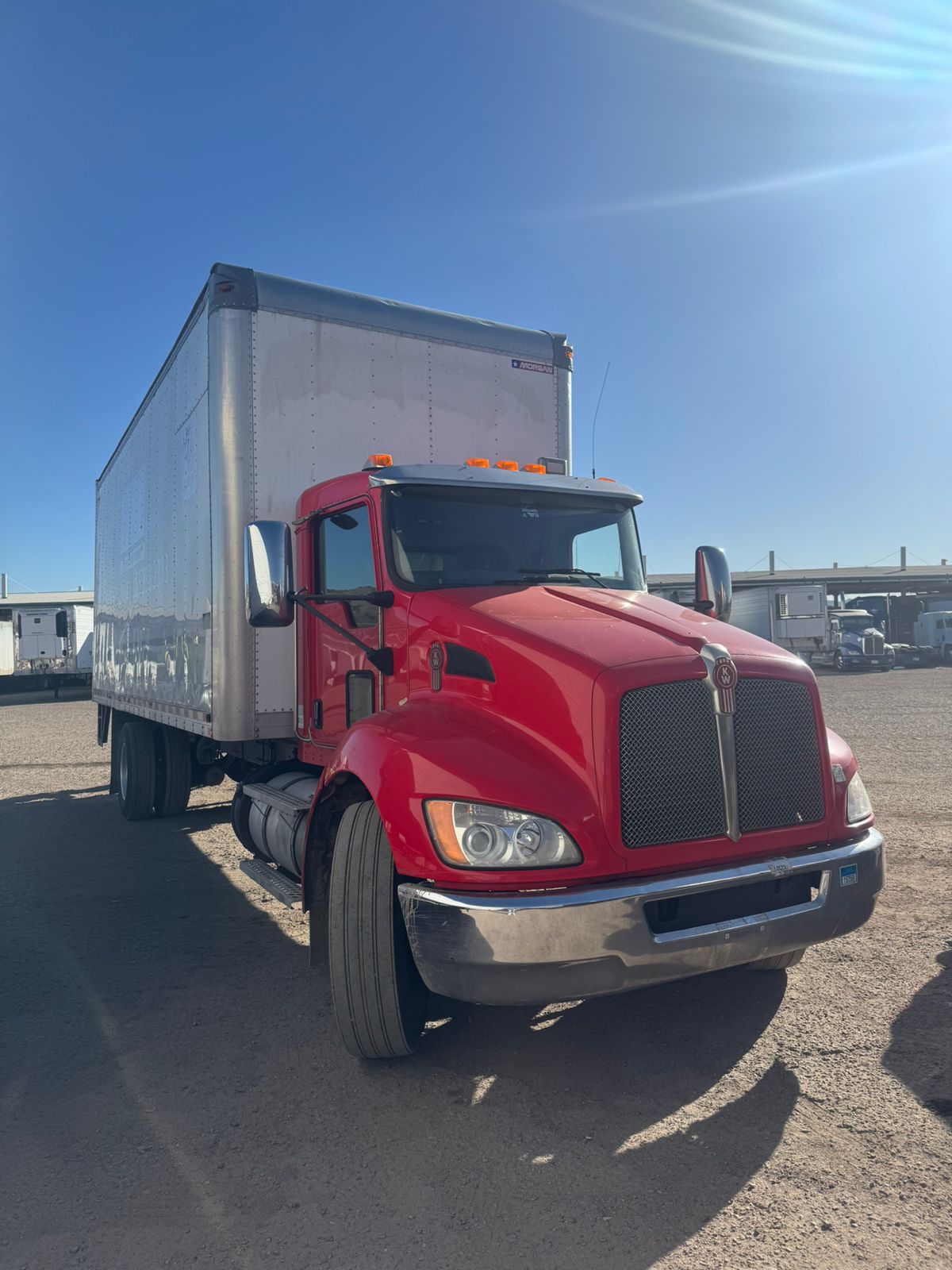 2016 KENWORTH | Motor PACCAR | Automático | En Venta | Rojo