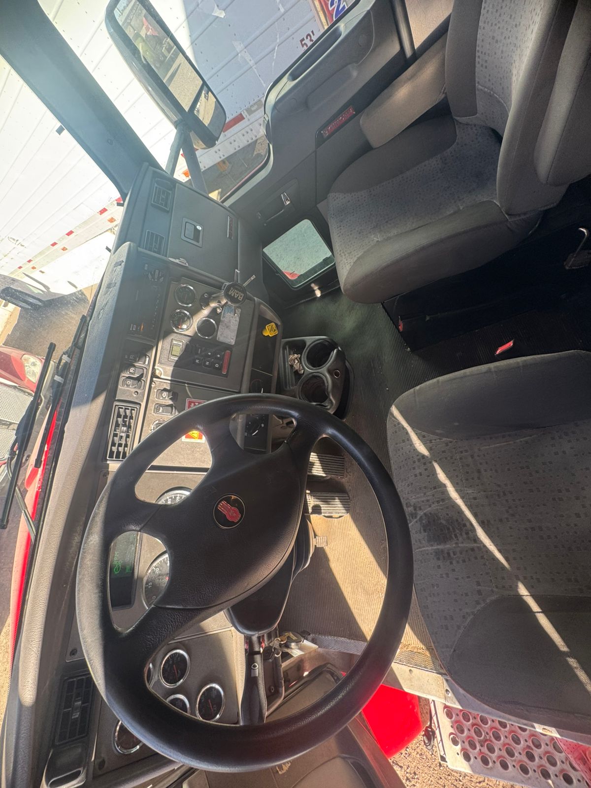 2016 KENWORTH | Motor PACCAR | Automático | En Venta | Rojo