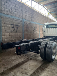 2016 Freightliner M2 con Caja Supreme 18 Ft – Frontier Equipment Sales