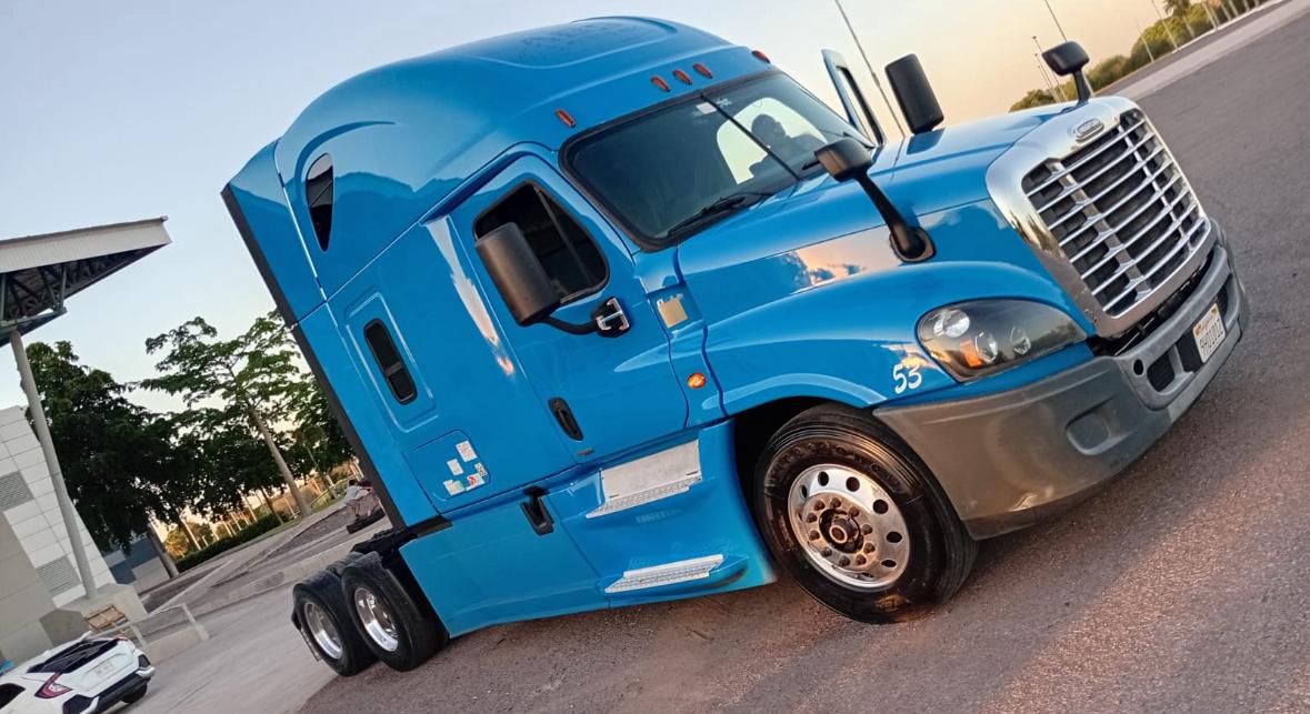 2016 Freightliner Cascadia | Motor Detroit DD15, 10 cambios